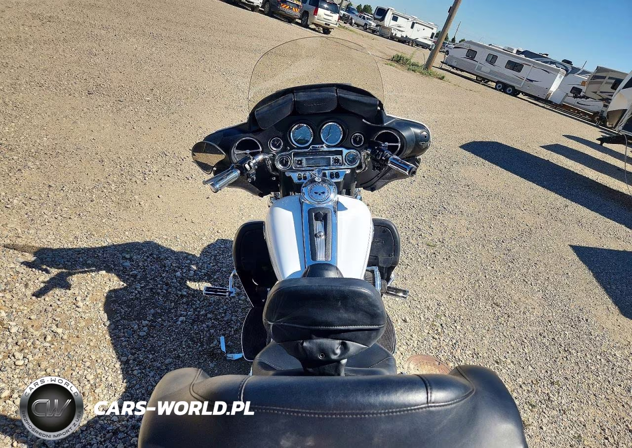 2012 Harley-Davidson Flhtcu Ultra Classic Electra Glide VIN:1HD1FCM15CB691735 - 6