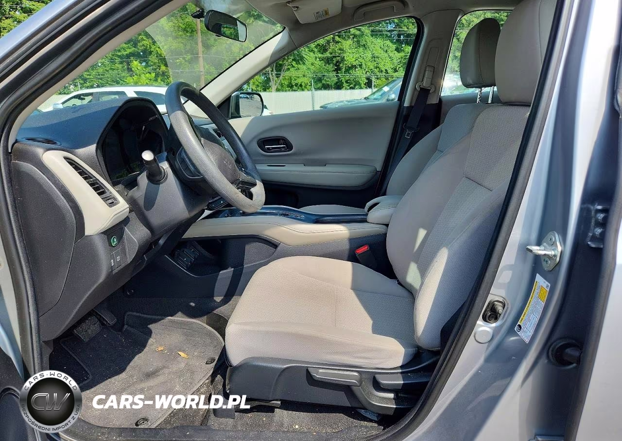2018 Honda Hr-V Lx VIN:3CZRU6H39JM703456 - 7