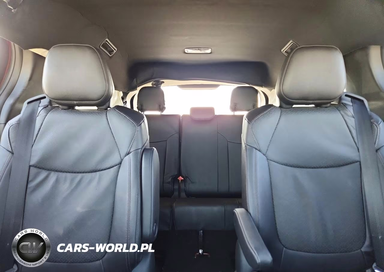 2026 Toyota Sienna Limited 7-Passenger VIN:5TDZSKFC9TS249770 - 10