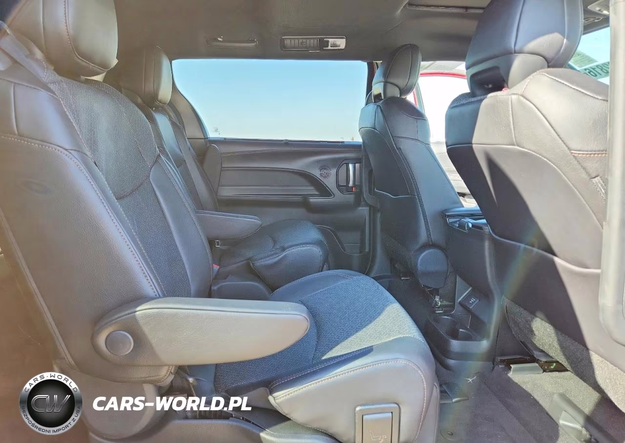 2026 Toyota Sienna Limited 7-Passenger VIN:5TDZSKFC9TS249770 - 11