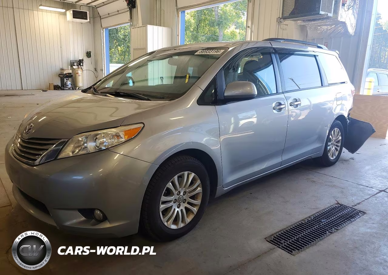 2017 Toyota Sienna Xle 8-Passenger