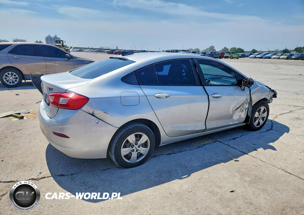 2018 Chevrolet Cruze Ls VIN:1G1BC5SM0J7189103 - 3