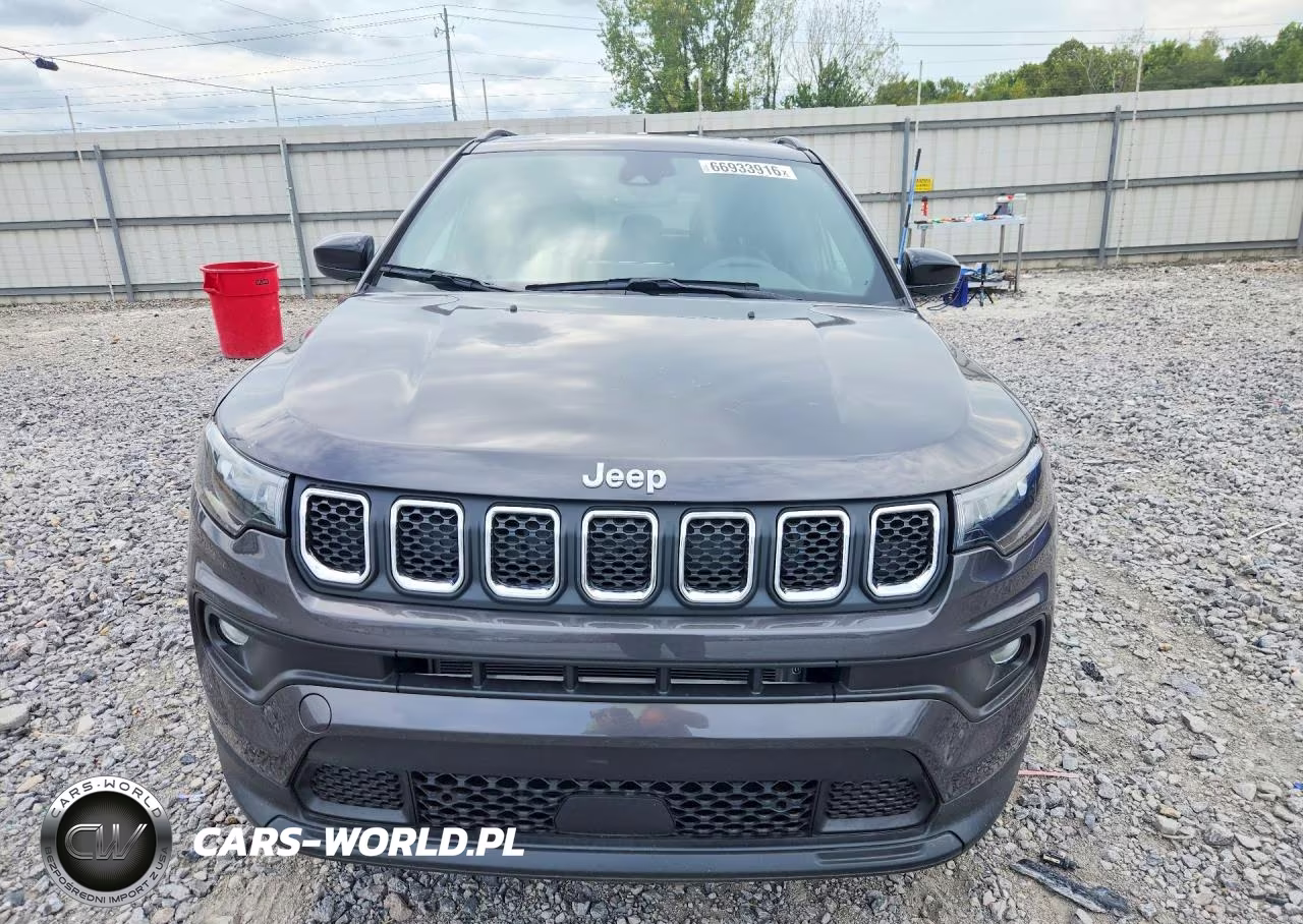 2023 Jeep Compass Latitude VIN:3C4NJDBN5PT509582 - 5