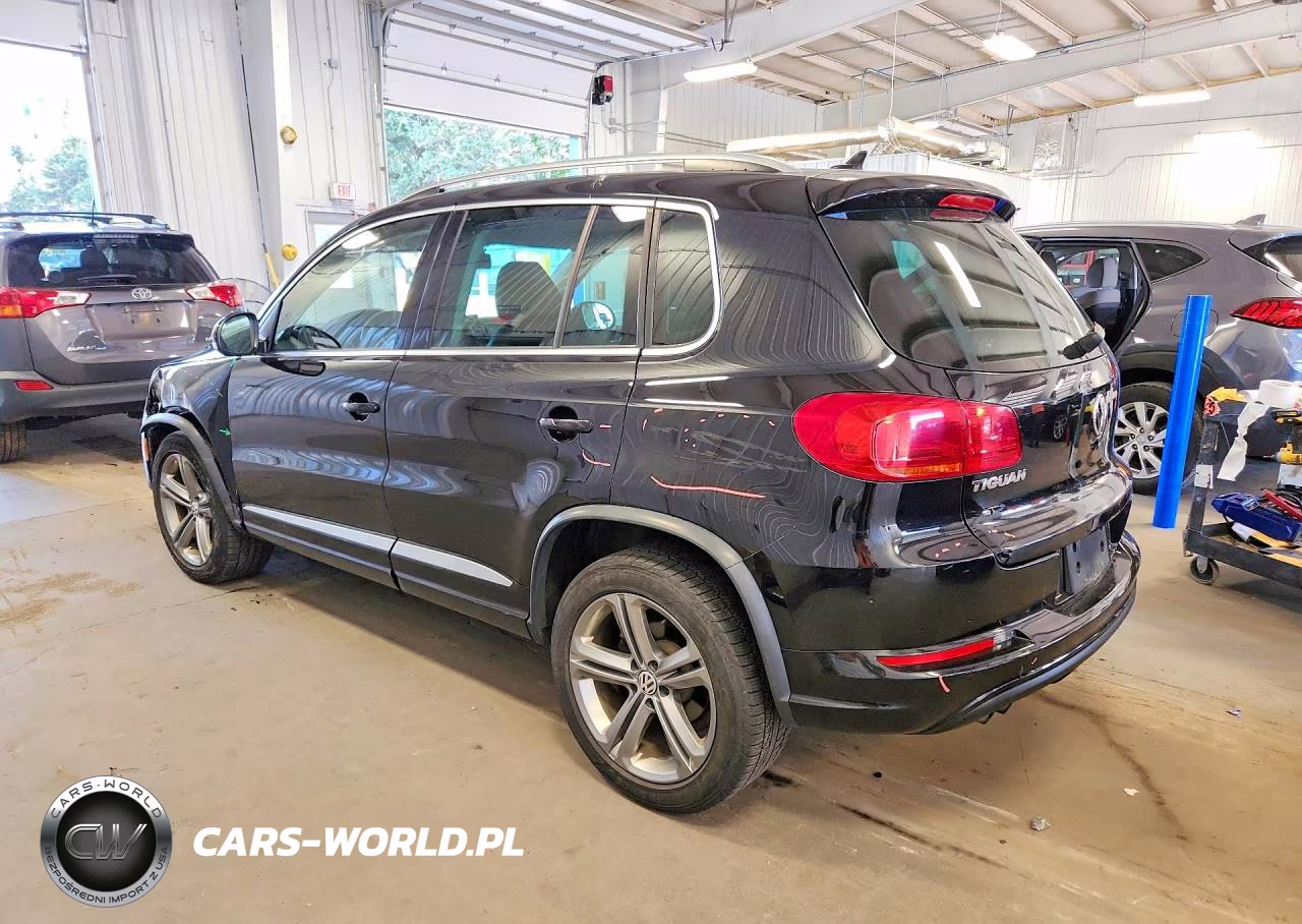 2017 Volkswagen Tiguan Sport VIN:WVGUV7AXXHK017083 - 2