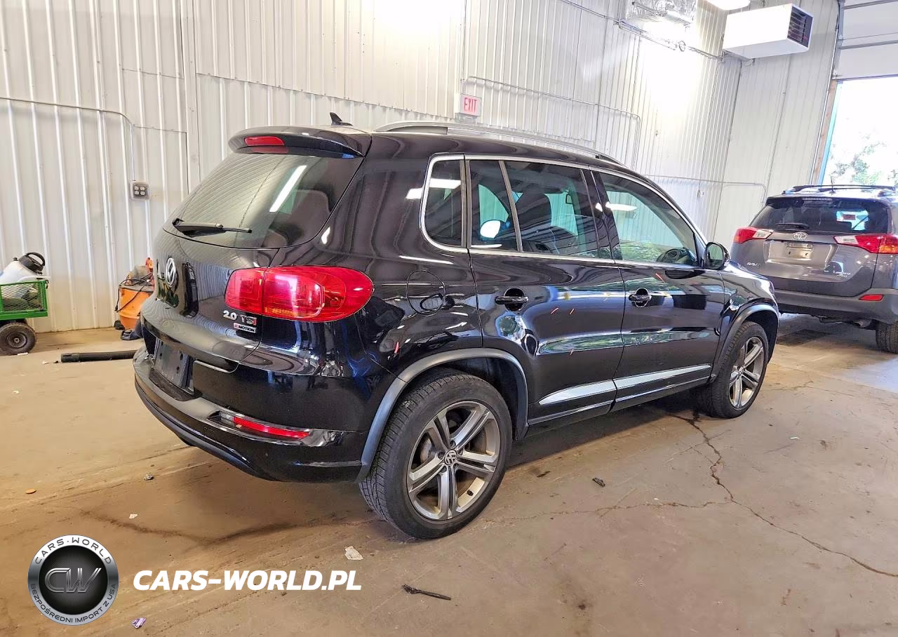 2017 Volkswagen Tiguan Sport VIN:WVGUV7AXXHK017083 - 3