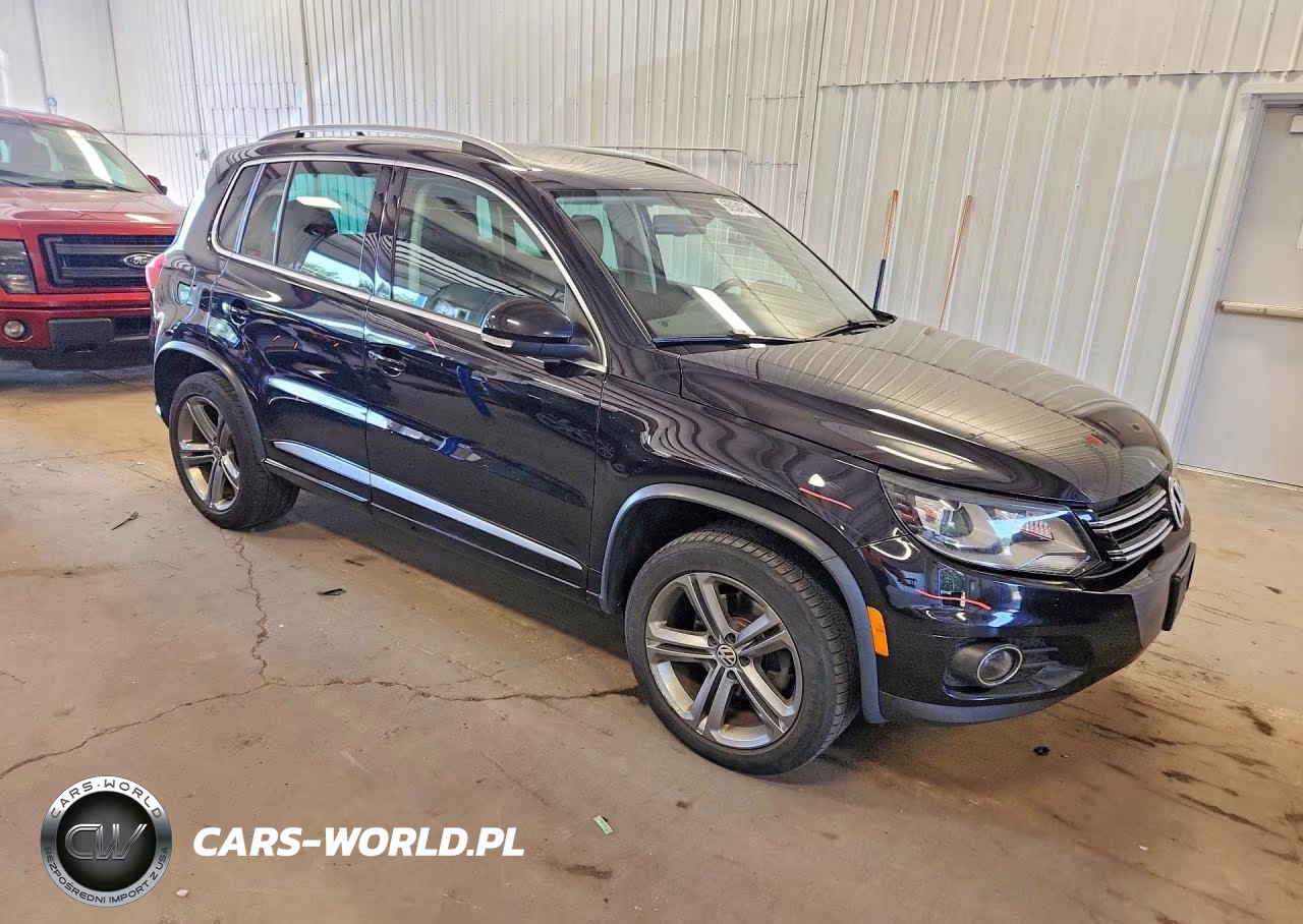 2017 Volkswagen Tiguan Sport VIN:WVGUV7AXXHK017083 - 4