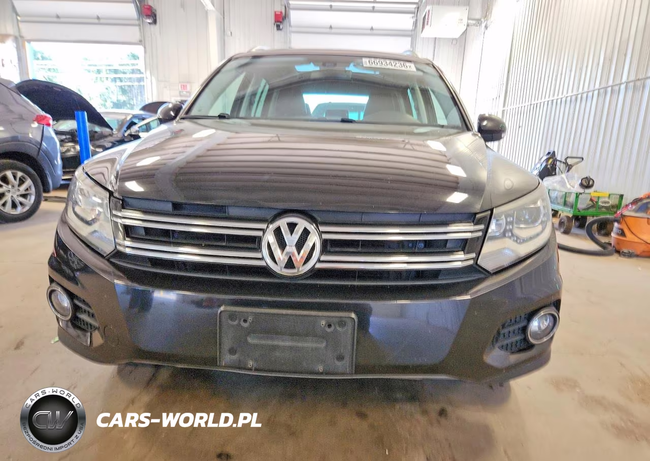 2017 Volkswagen Tiguan Sport VIN:WVGUV7AXXHK017083 - 5