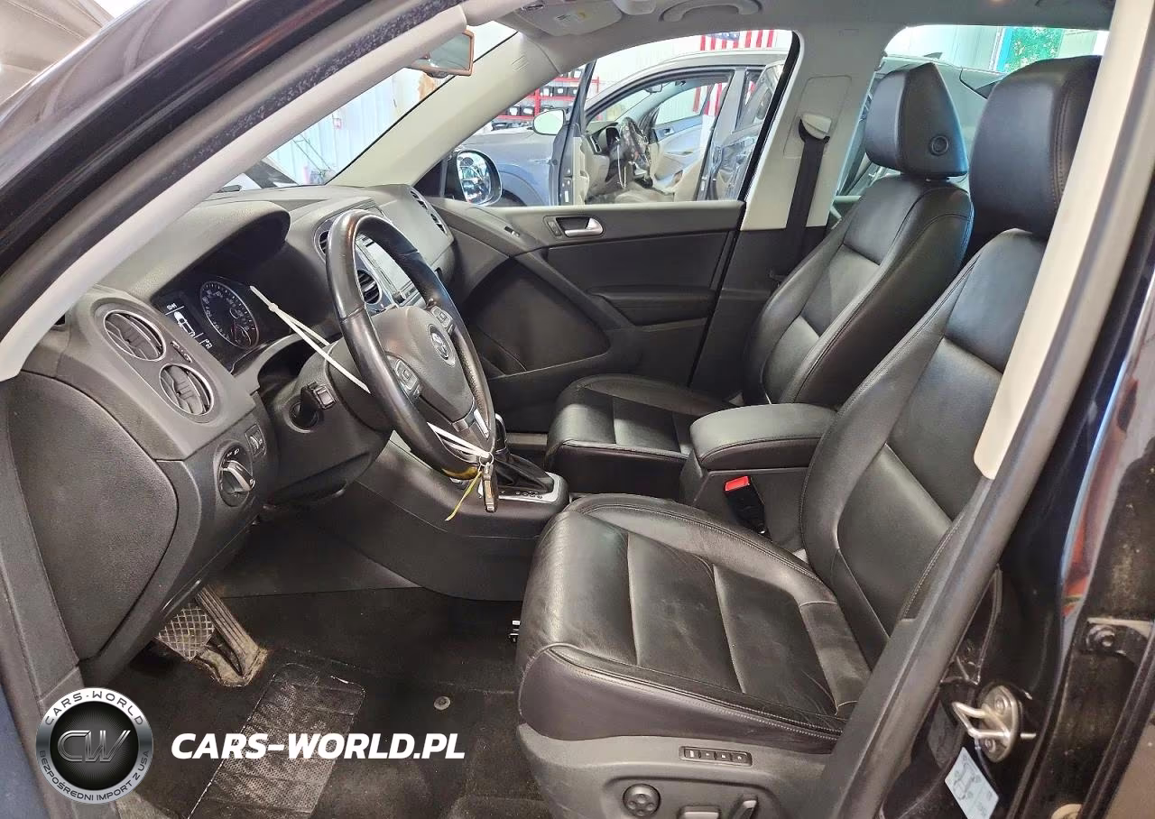 2017 Volkswagen Tiguan Sport VIN:WVGUV7AXXHK017083 - 7