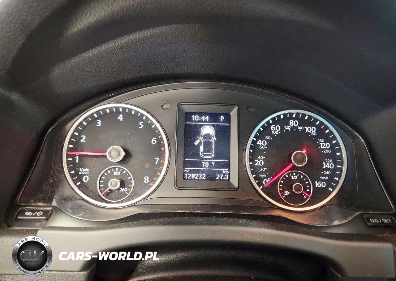 2017 Volkswagen Tiguan Sport VIN:WVGUV7AXXHK017083 - 9