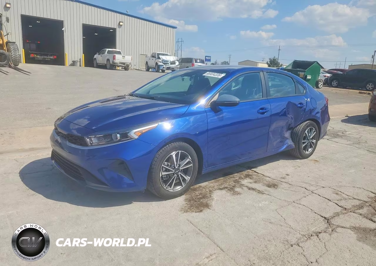 2023 Kia Forte Lxs – zdjęcie 1 z 12