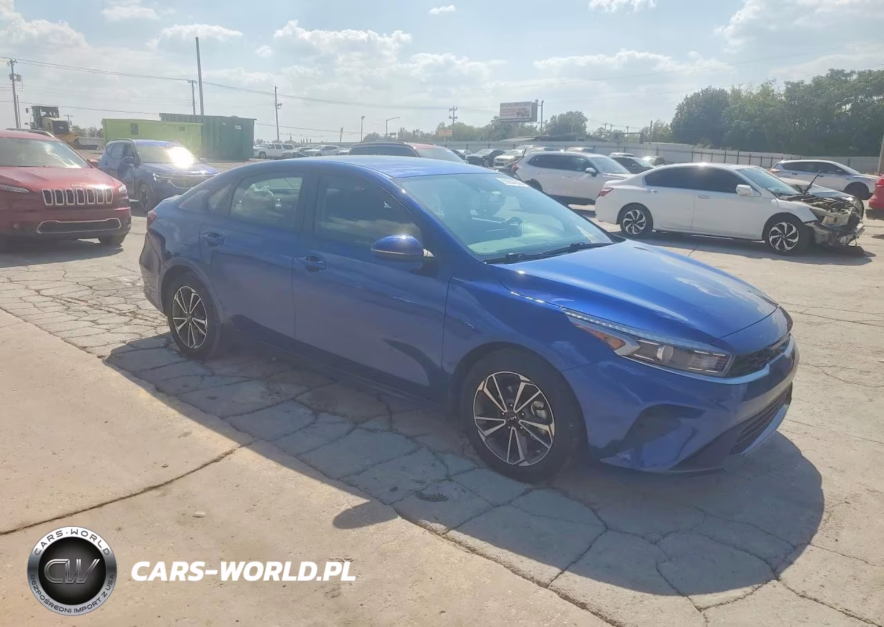 2023 Kia Forte Lxs VIN:3KPF24AD9PE652646 - 4