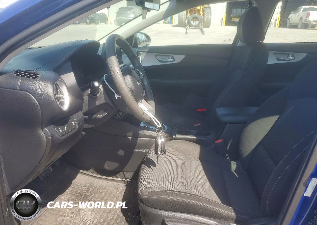 2023 Kia Forte Lxs VIN:3KPF24AD9PE652646 - 7