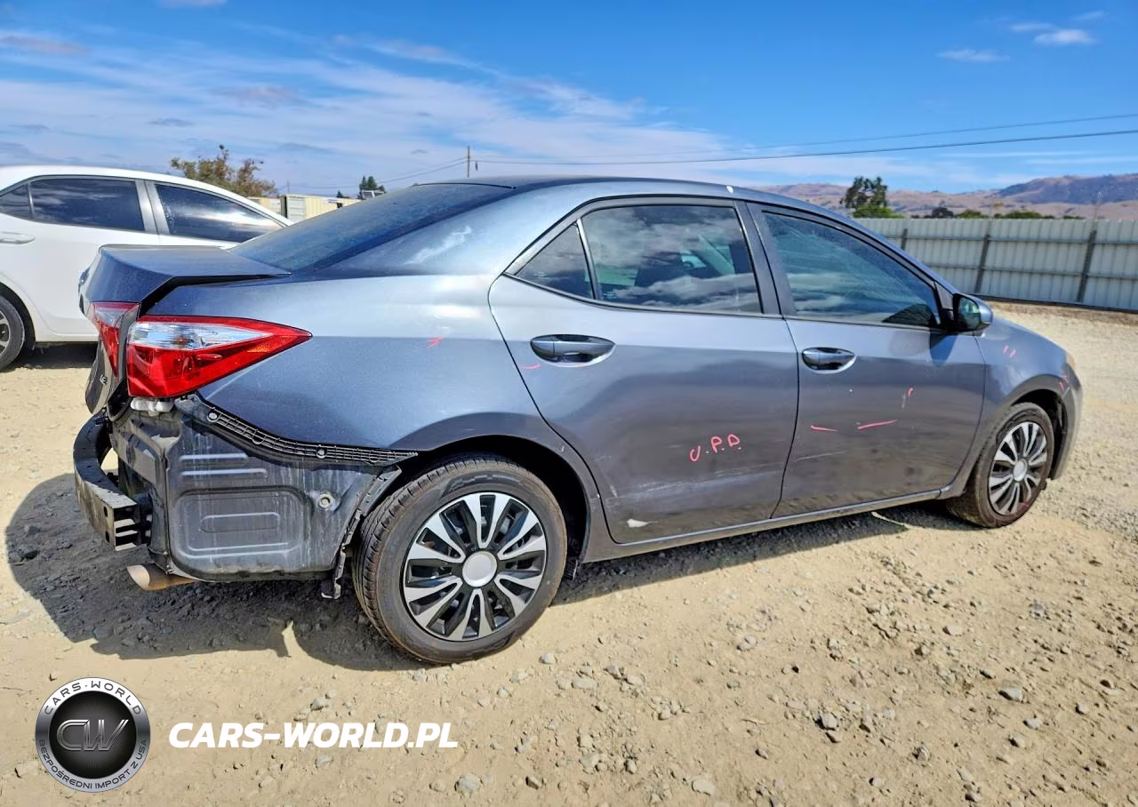 2016 Toyota Corolla Le VIN:2T1BURHEXGC631467 - 3