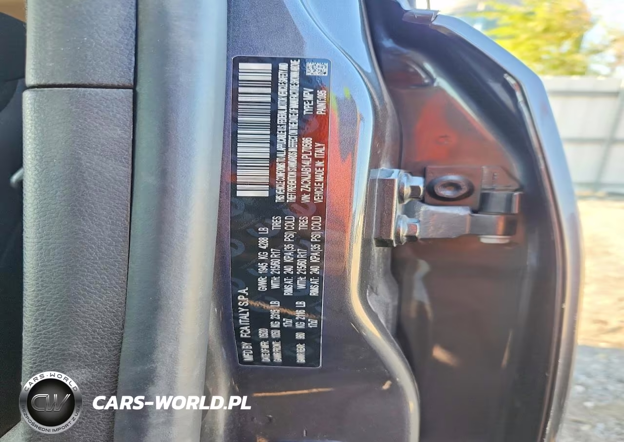 2020 Jeep Renegade Latitude VIN:ZACNJAB14LPL70586 - 12
