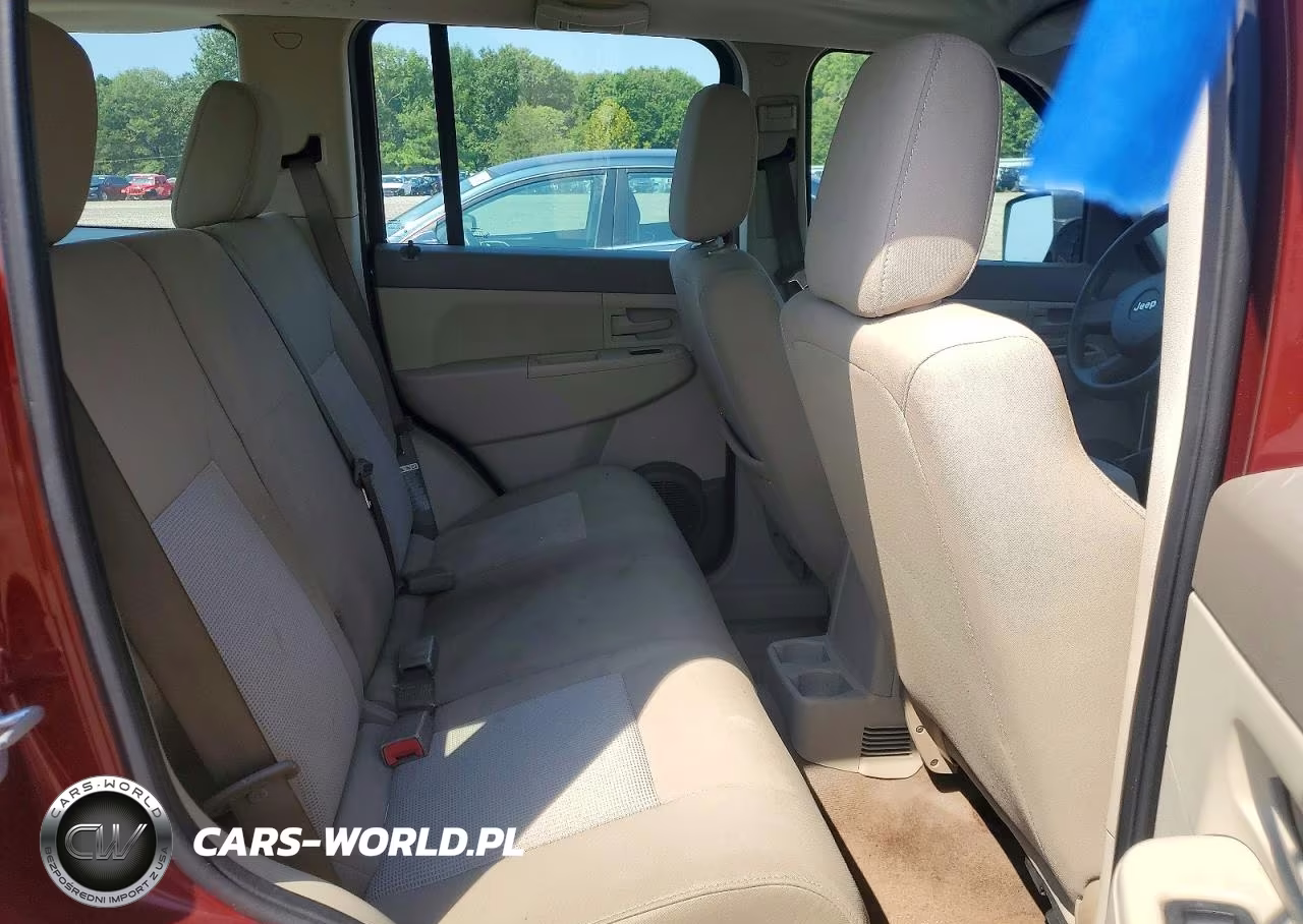 2008 Jeep Liberty Sport VIN:1J8GP28K78W144688 - 10