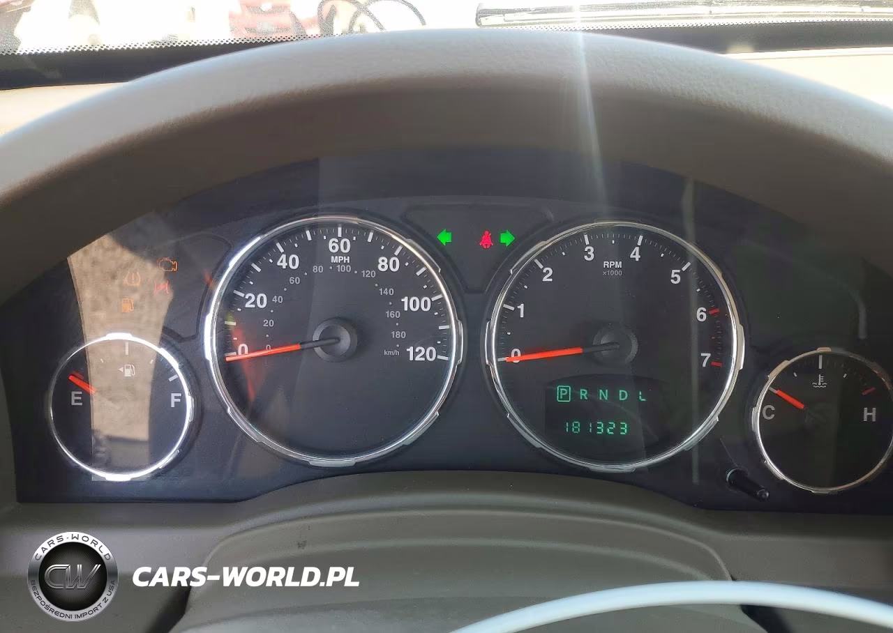 2008 Jeep Liberty Sport VIN:1J8GP28K78W144688 - 9