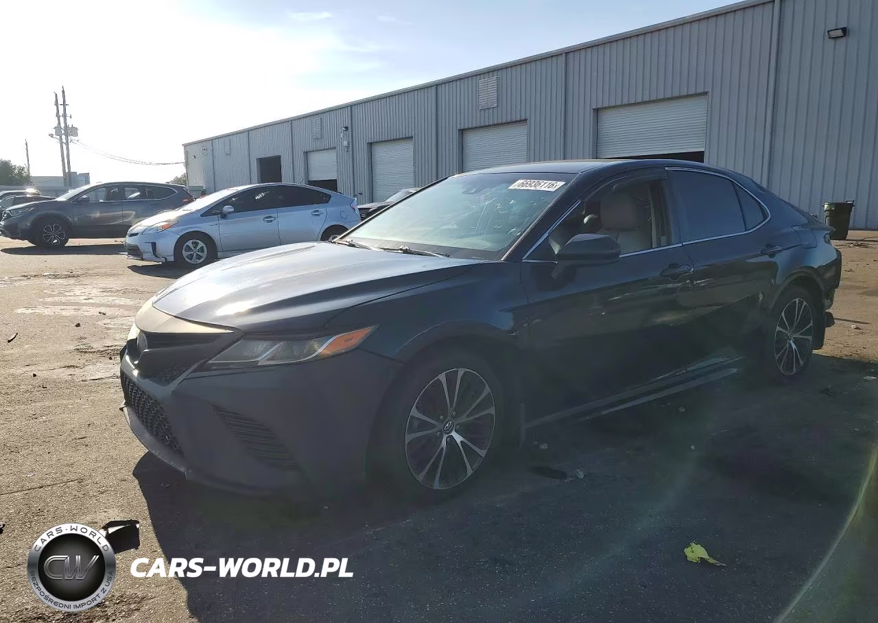 2018 Toyota Camry Se – zdjęcie 1 z 13