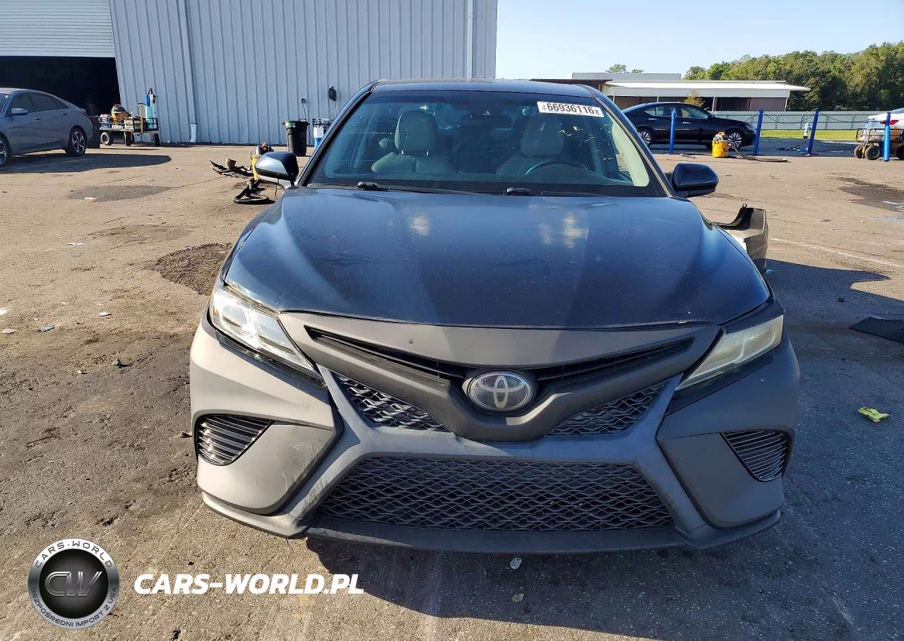 2018 Toyota Camry Se VIN:4T1B11HK1JU583587 - 5