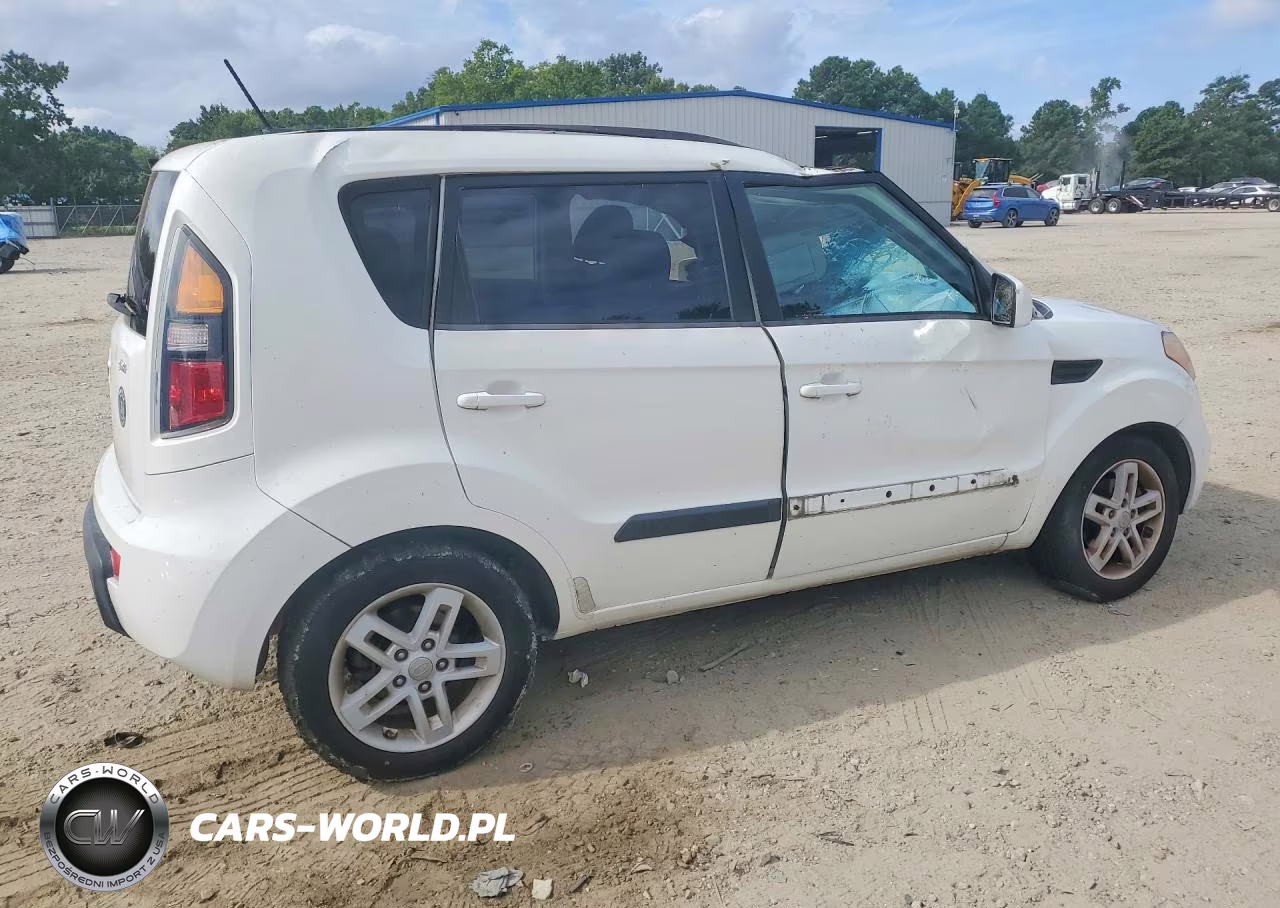 2011 Kia Soul + VIN:KNDJT2A29B7282172 - 3