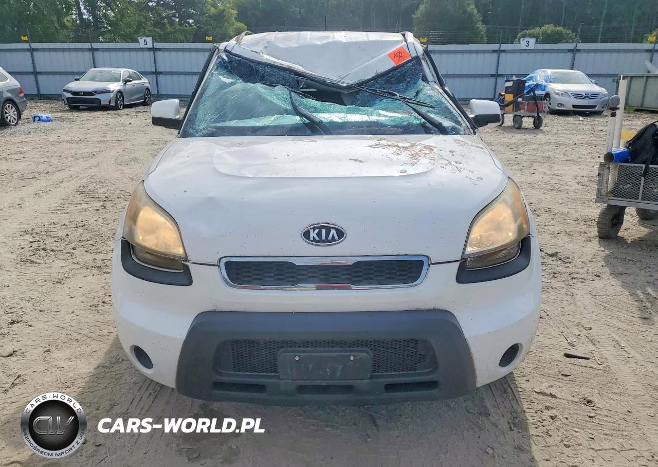 2011 Kia Soul + VIN:KNDJT2A29B7282172 - 5