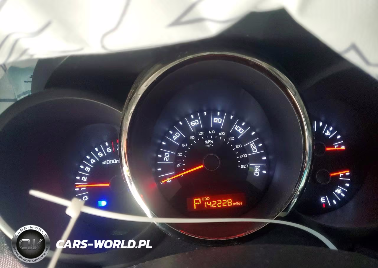 2011 Kia Soul + VIN:KNDJT2A29B7282172 - 9