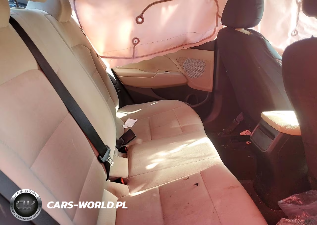 2018 Hyundai Elantra Sel VIN:5NPD84LF8JH381067 - 10