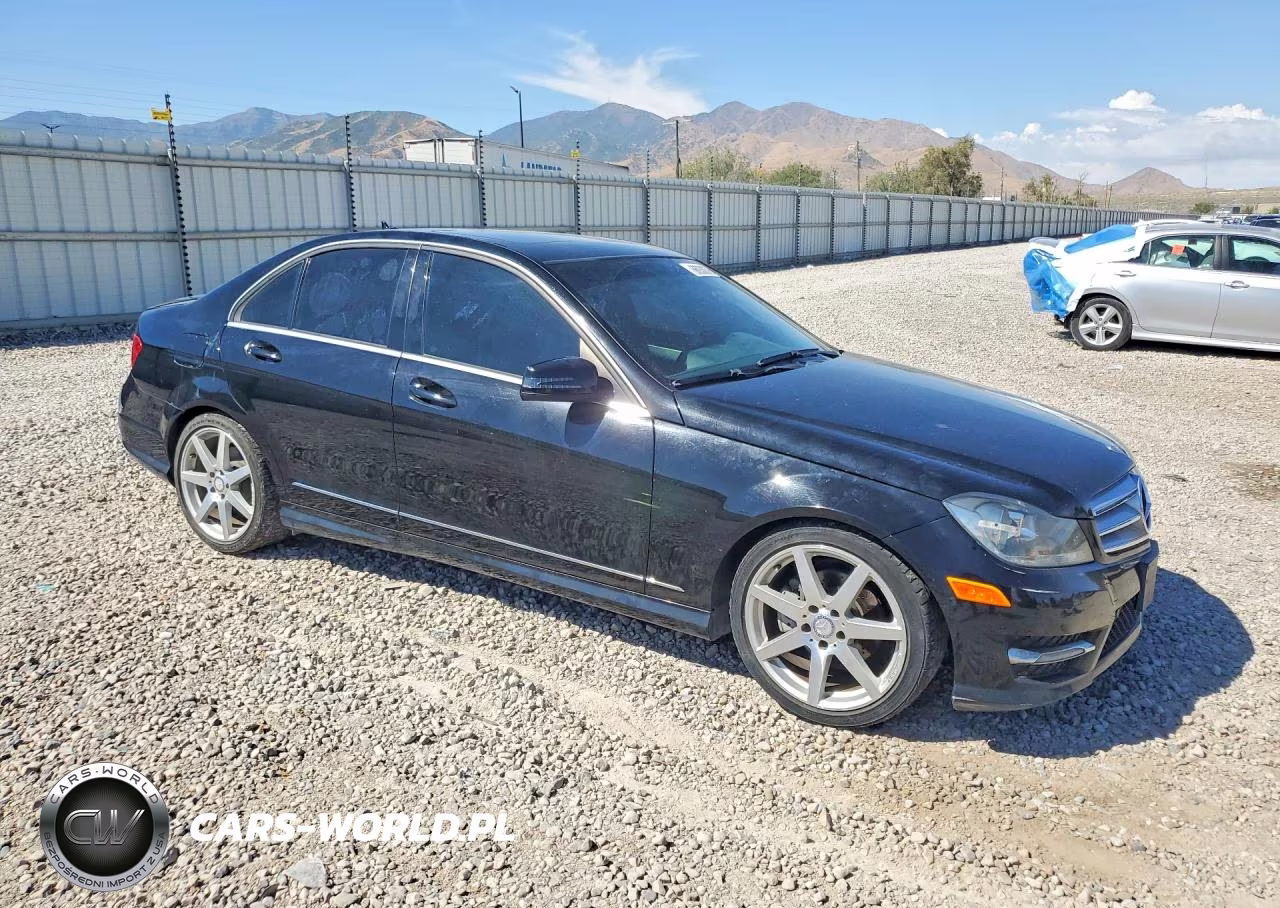 2013 Mercedes-Benz C 250 VIN:WDDGF4HB9DR263783 - 4