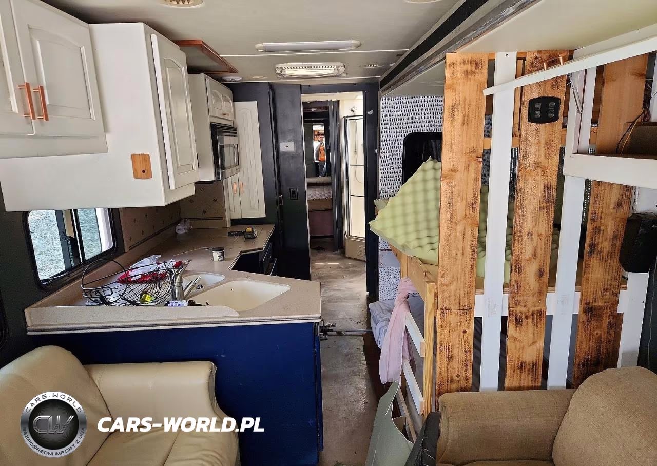 2006 Monaco Coach Monterey Rv VIN:1RFC9564X61040088 - 6