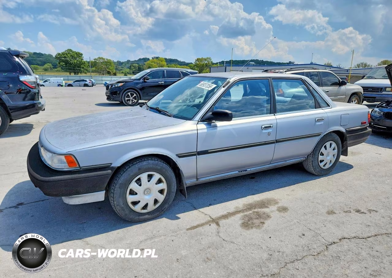 1989 Toyota Camry Deluxe
