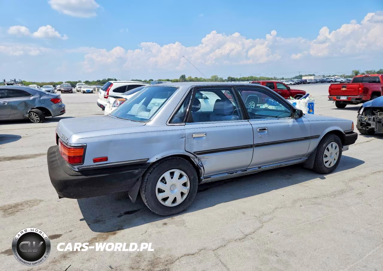 1989 Toyota Camry Deluxe VIN:JT2SV21E3K3339734 - 3