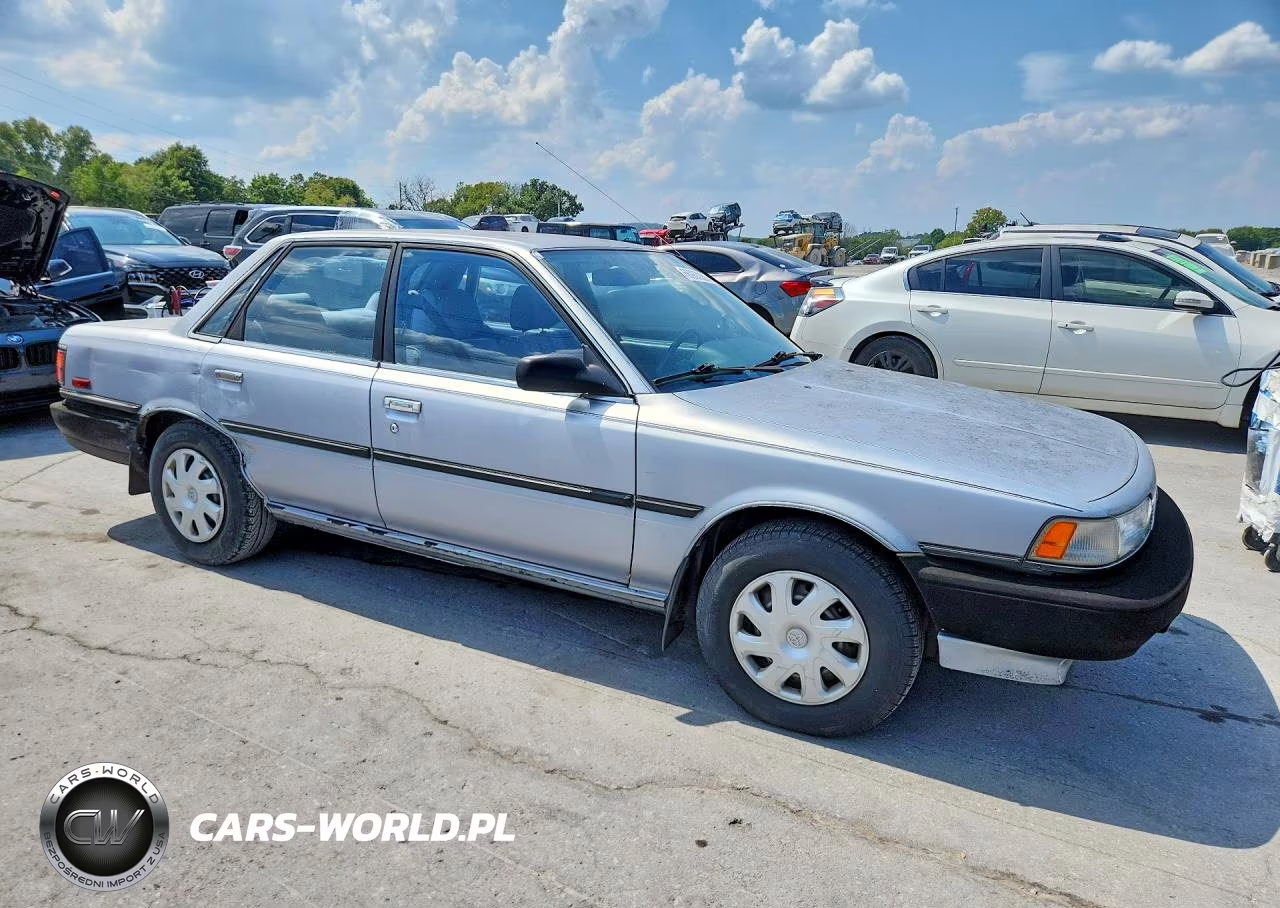1989 Toyota Camry Deluxe VIN:JT2SV21E3K3339734 - 4