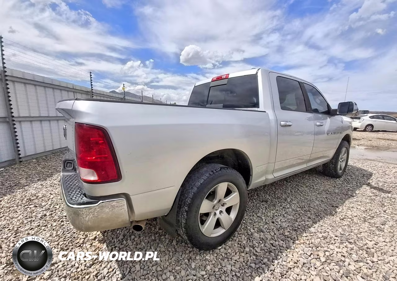 2011 Dodge Ram 1500 VIN:1D7RV1CT5BS639329 - 3