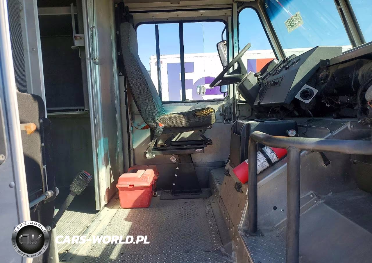 2020 Freightliner Mt45G Chassis Delivery Truck VIN:4UZAC2EA7LCMH7818 - 11