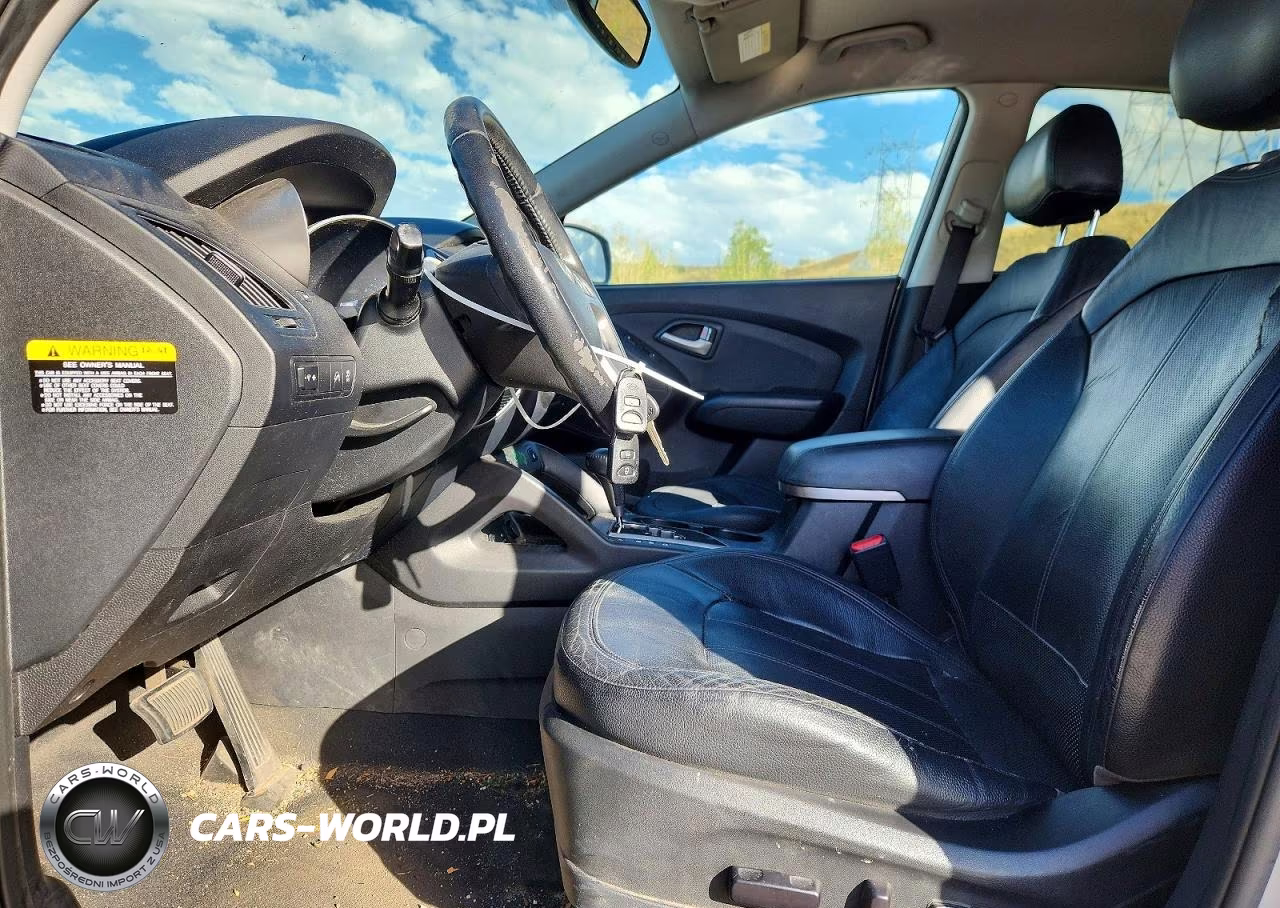 2011 Hyundai Tucson VIN:KM8JU3AC5BU203072 - 7