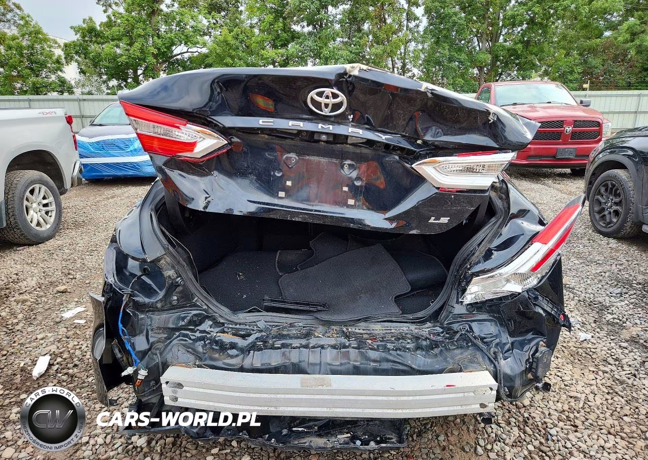 2018 Toyota Camry Le VIN:4T1B11HK9JU015944 - 6
