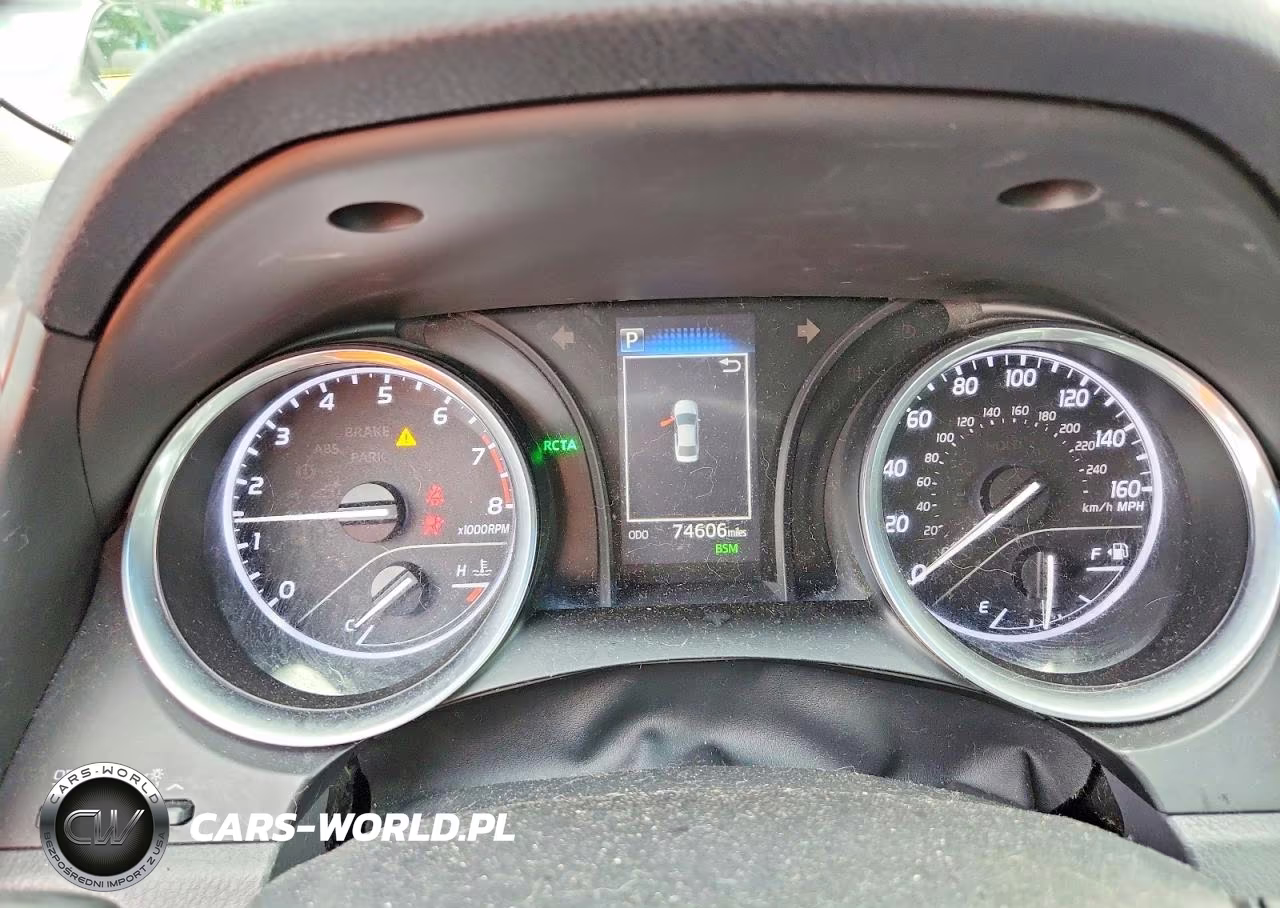 2018 Toyota Camry Le VIN:4T1B11HK9JU015944 - 9