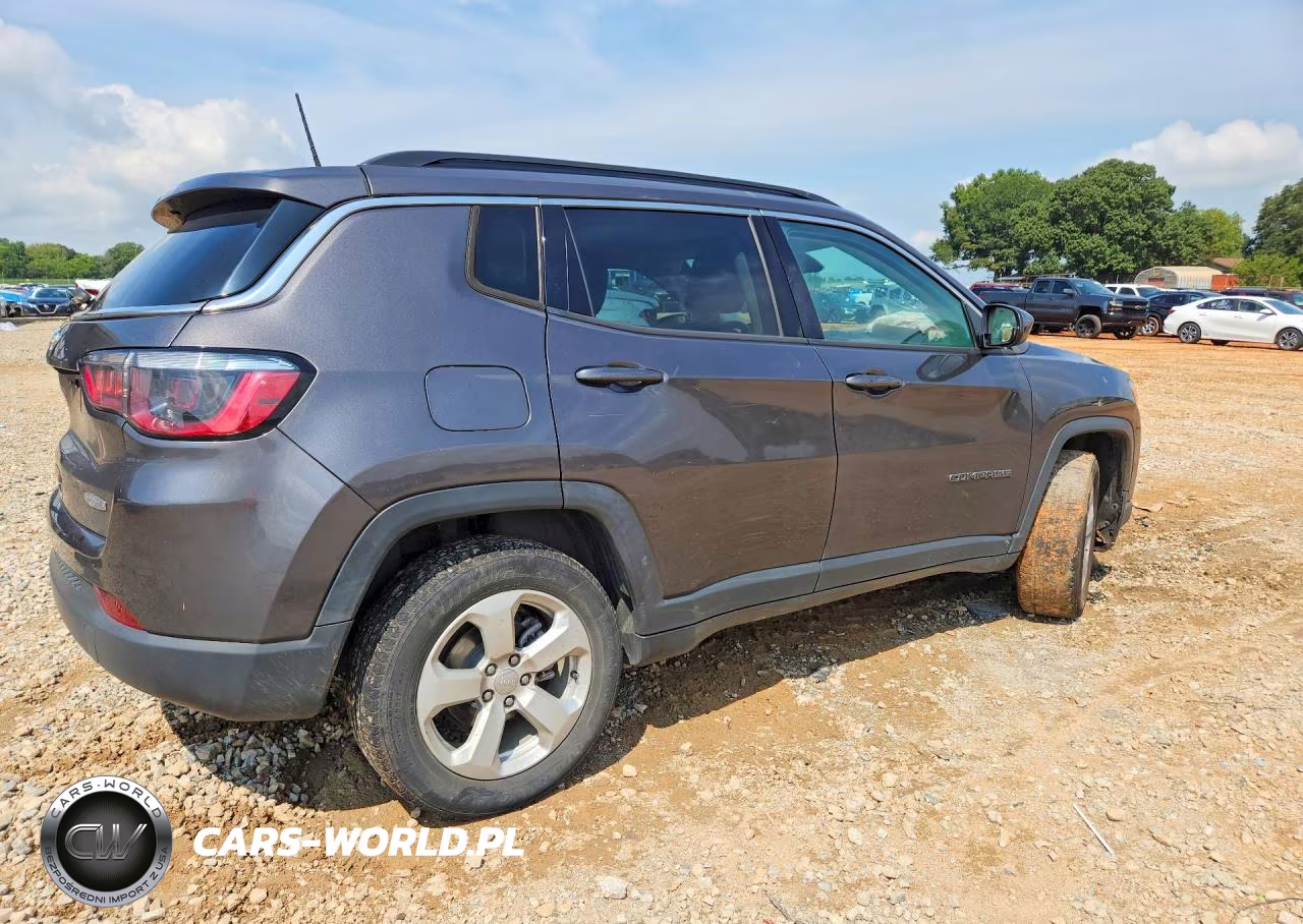 2021 Jeep Compass Latitude VIN:3C4NJCBB8MT523245 - 3