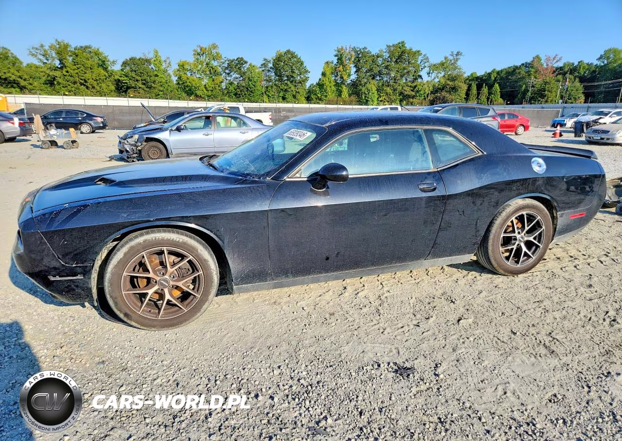 2015 Dodge Challenger Sxt – zdjęcie 1 z 13