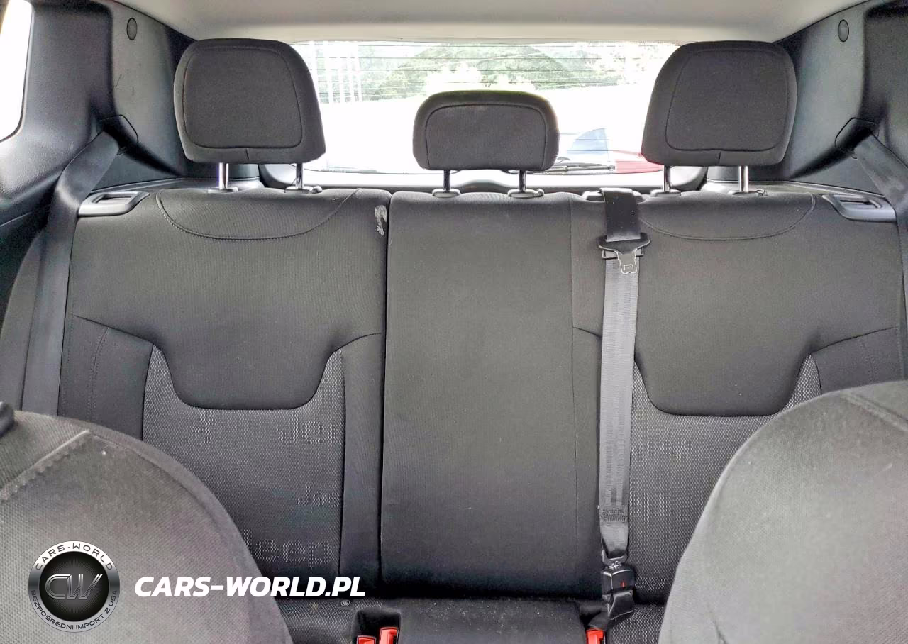 2017 Jeep Renegade Latitude VIN:ZACCJBBB1HPE86375 - 10