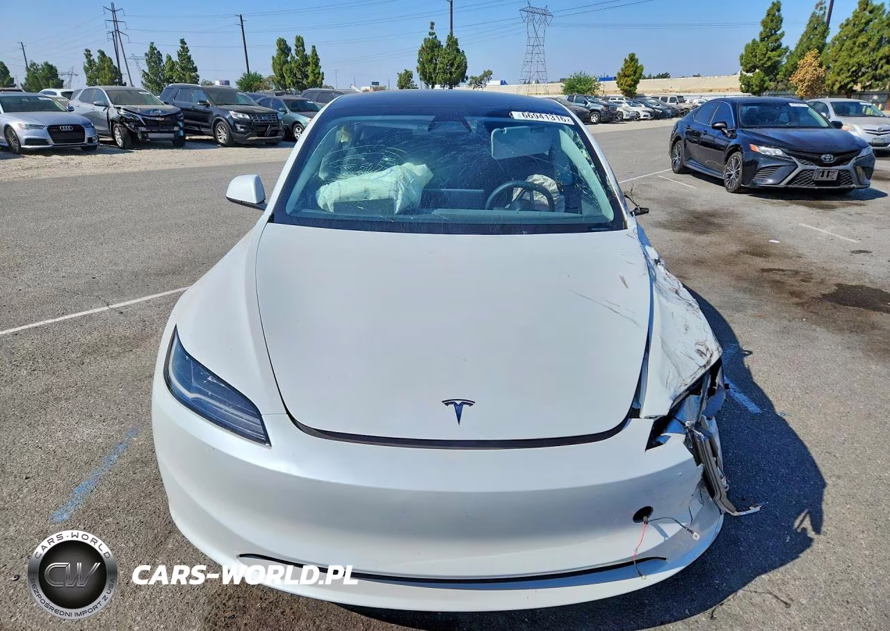 2025 Tesla Model 3 VIN:5YJ3E1EA1SF881642 - 5