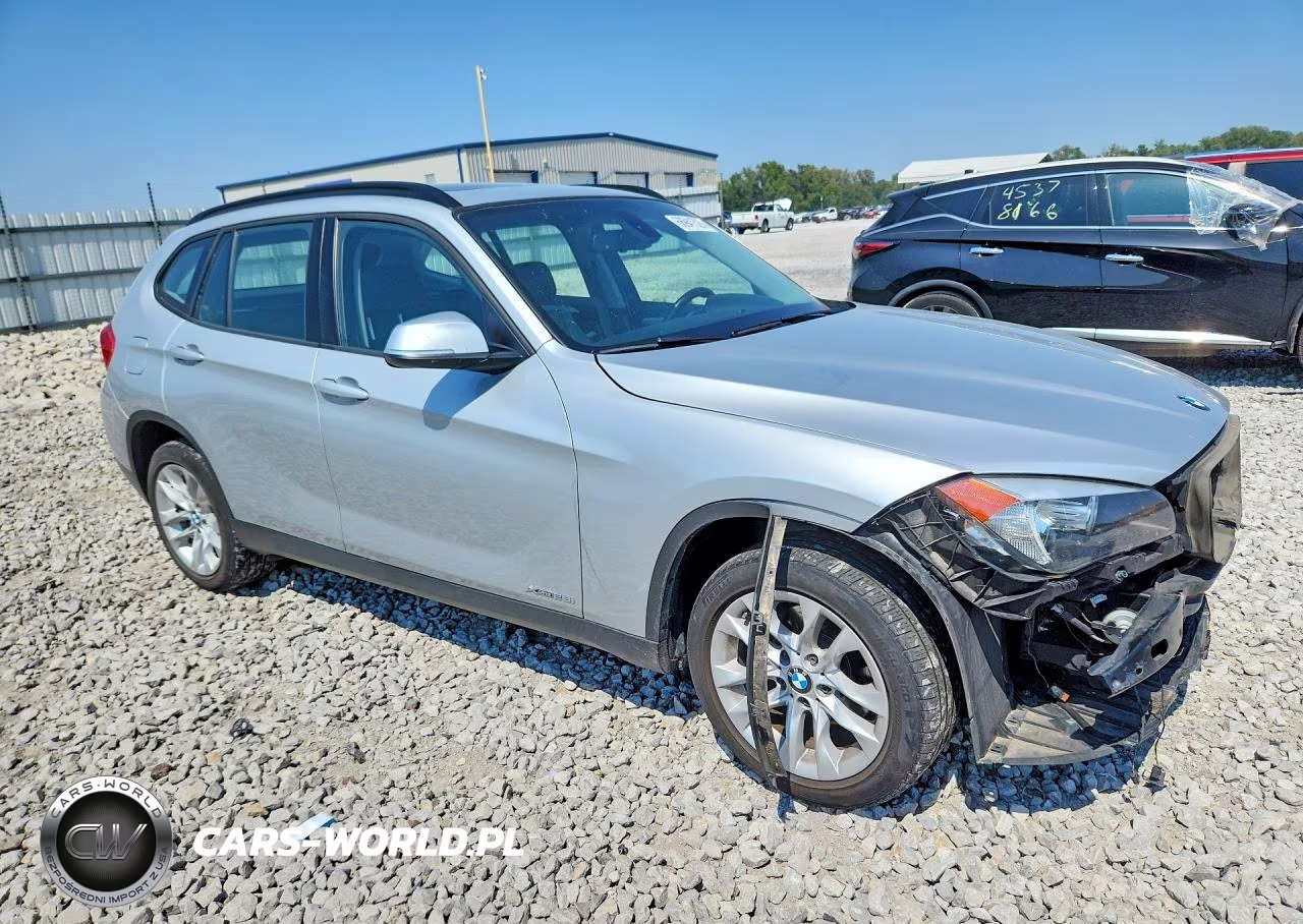 2015 BMW X1 xDrive28I VIN:WBAVL1C50FVY41593 - 4