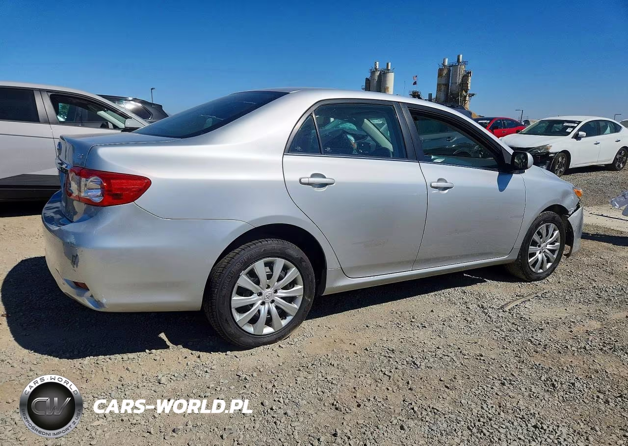2013 Toyota Corolla Le VIN:5YFBU4EE8DP140690 - 3