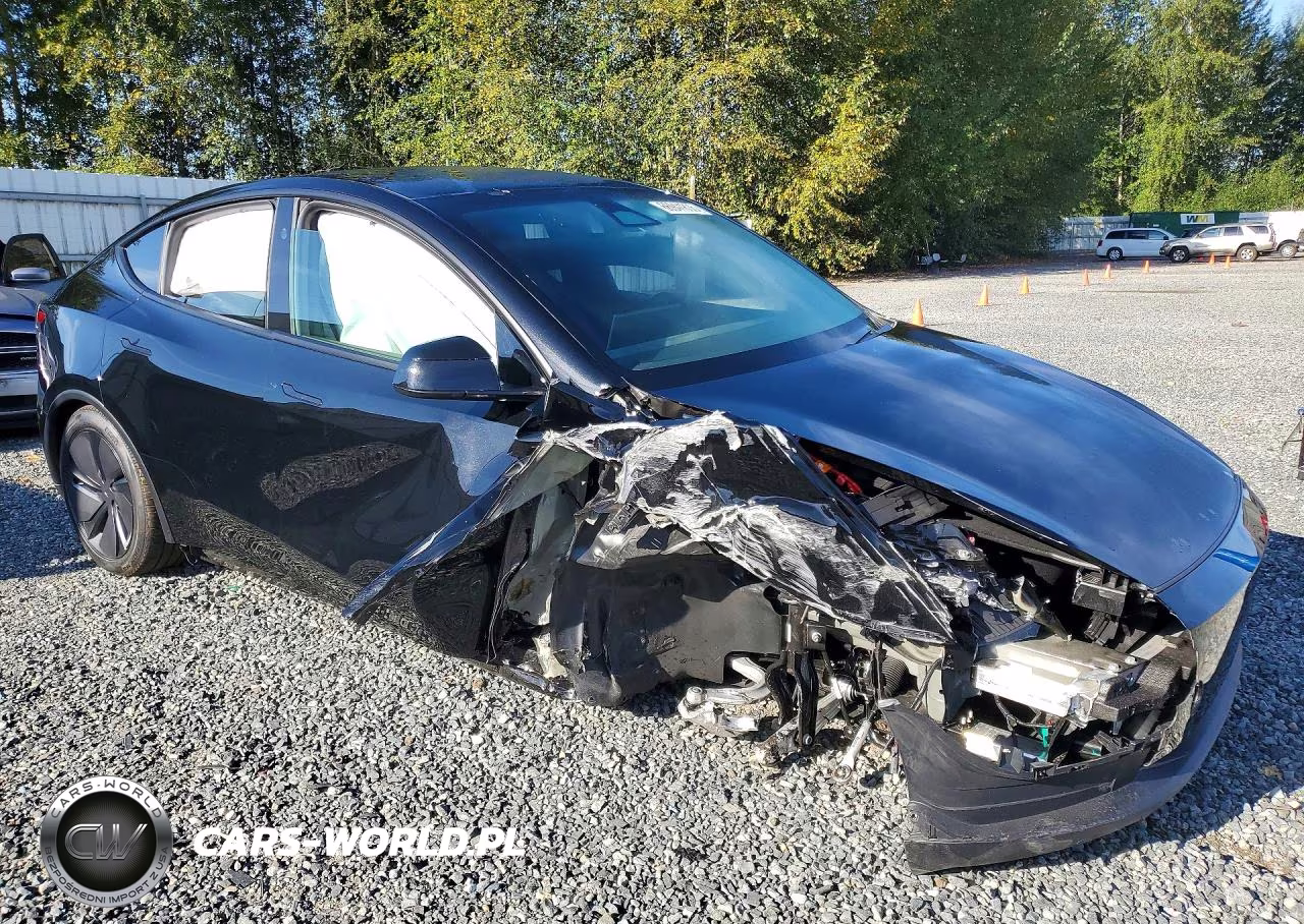 2026 Tesla Model Y VIN:7SAYGDEE1TA719001 - 4