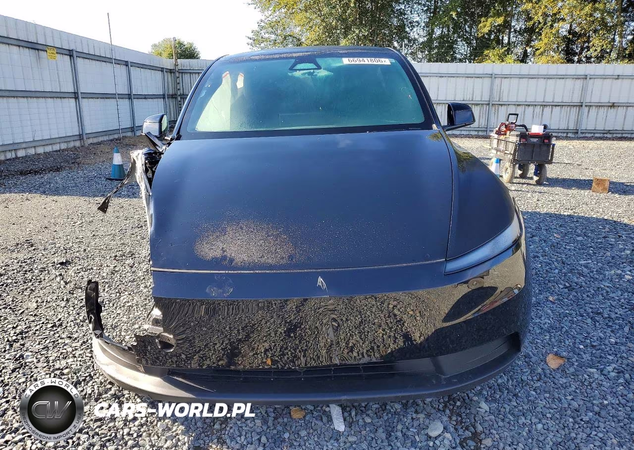 2026 Tesla Model Y VIN:7SAYGDEE1TA719001 - 5