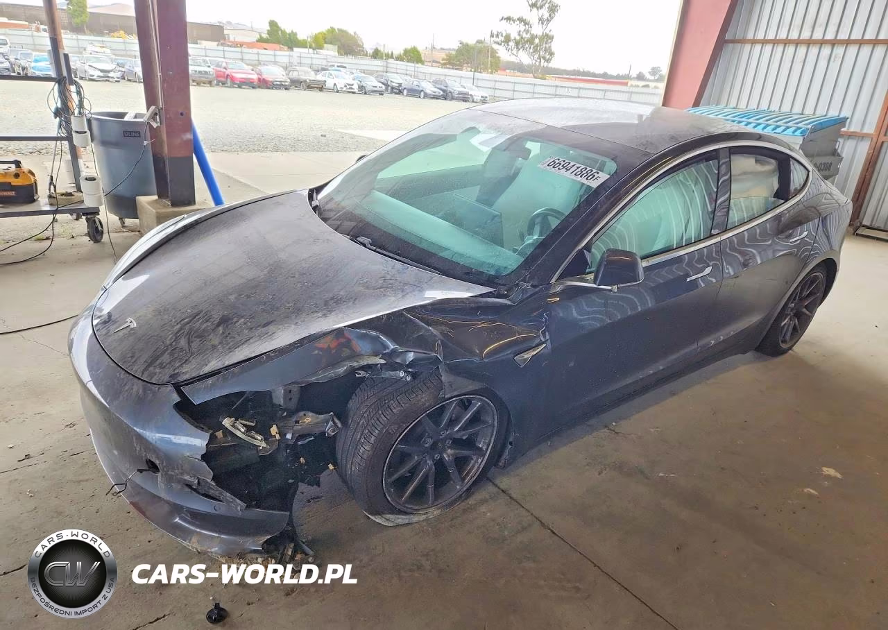 2020 Tesla Model 3 – zdjęcie 1 z 12