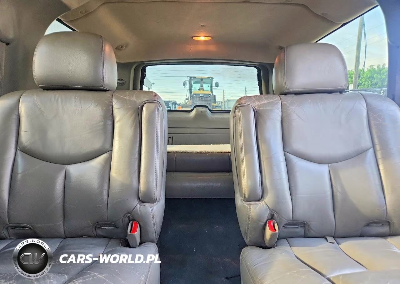 2003 Chevrolet Suburban C1500 VIN:1GNEC16Z33R208793 - 10