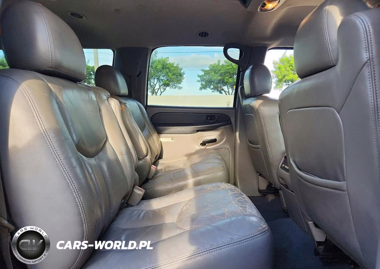 2003 Chevrolet Suburban C1500 VIN:1GNEC16Z33R208793 - 11