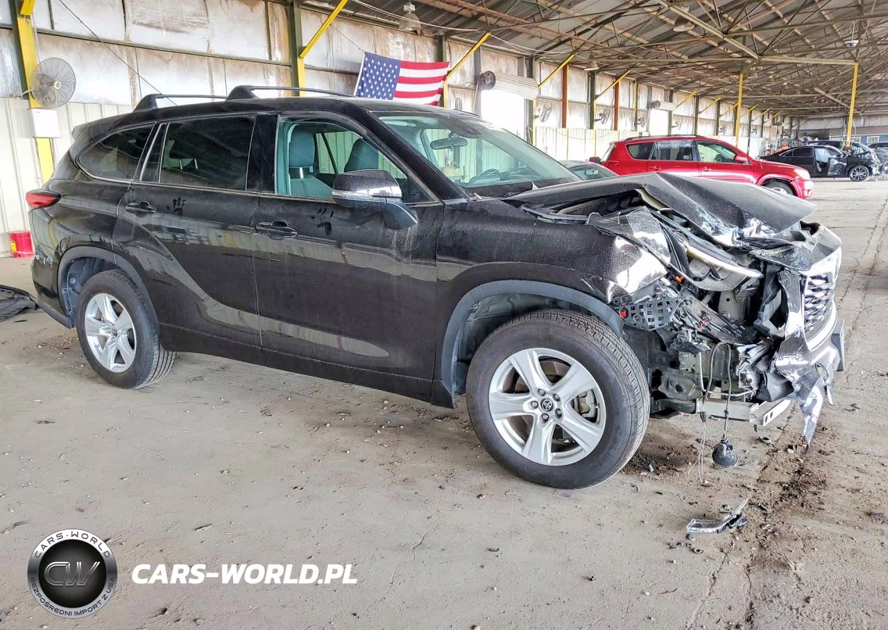 2022 Toyota Highlander Le VIN:5TDZZRAH1NS120934 - 4