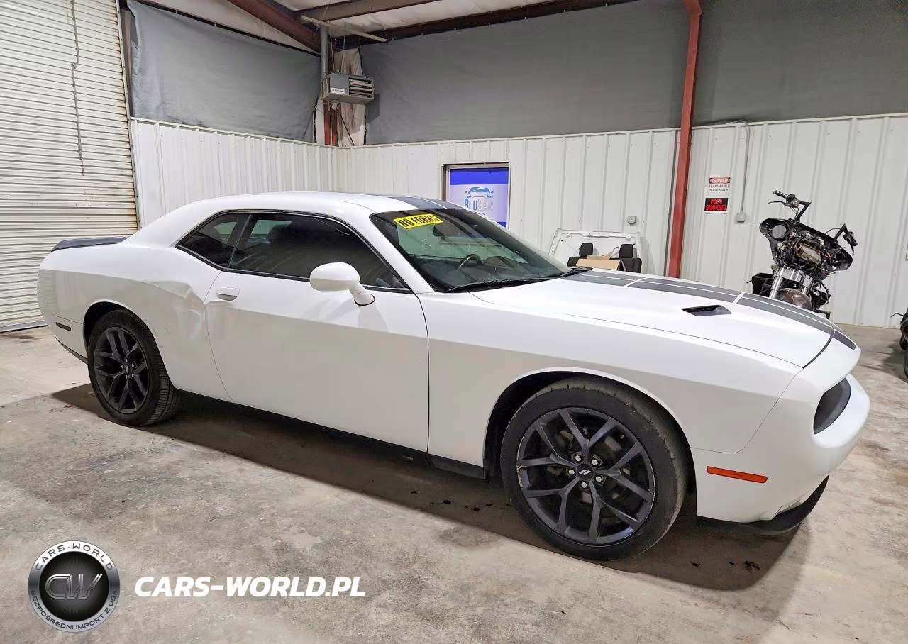 2019 Dodge Challenger Sxt VIN:2C3CDZAG6KH557435 - 4