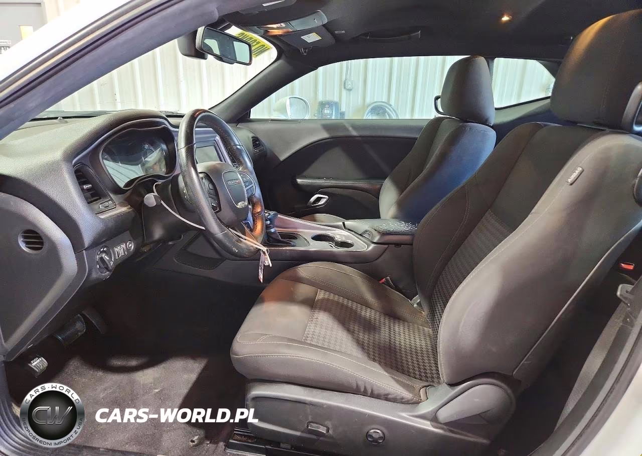 2019 Dodge Challenger Sxt VIN:2C3CDZAG6KH557435 - 7